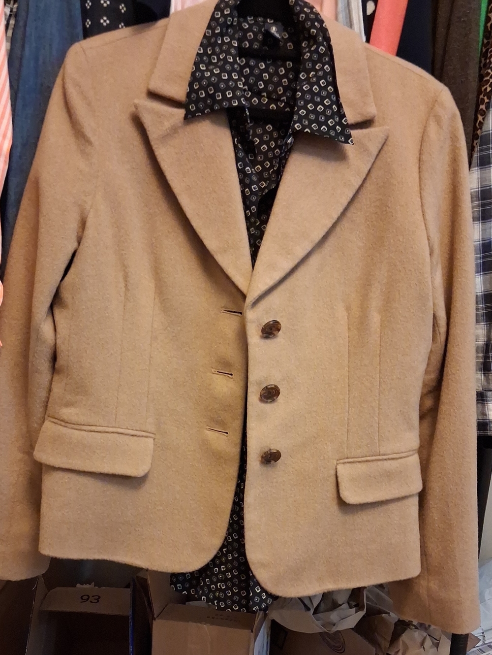 Vtg.Bloomingdales 100% Camel Hair Equestrian Blazer 8p W Harrolds Silk Bundle